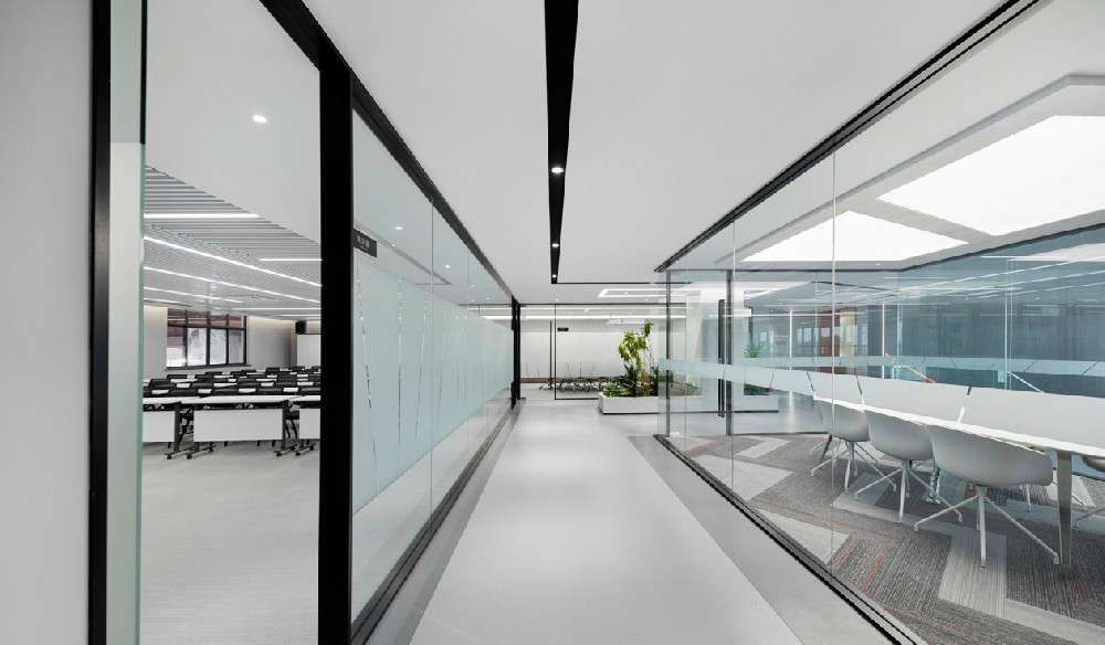 辦公室裝修需要處理好辦公空間的秘密與公共空間的關(guān)系 辦公室裝修需要處理好辦公空間的秘密與公共空間的關(guān)系