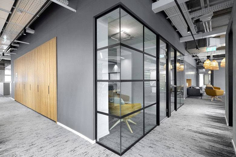 210平米辦公室裝修設(shè)計效果圖