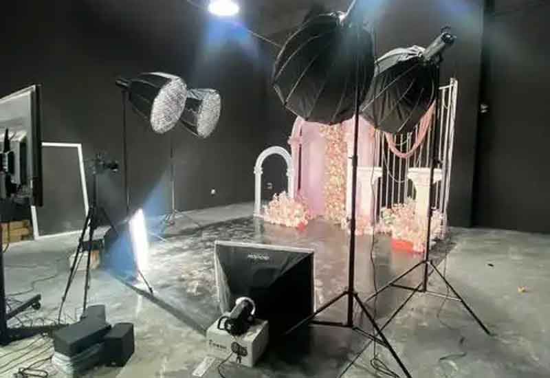 鄭州直播間背景設(shè)計：專業(yè)形象與視覺吸引力