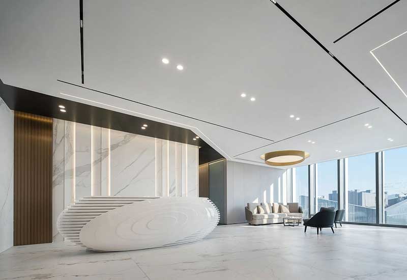 鄭州辦公室裝修施工報價合同條款：工期延誤賠償/材料品牌約定關(guān)鍵點