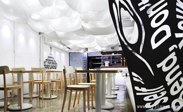 熱門(mén)的白色創(chuàng)意主題餐館裝修效果圖