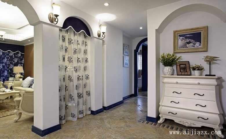 簡(jiǎn)易的地中海風(fēng)格玄關(guān)裝修效果圖