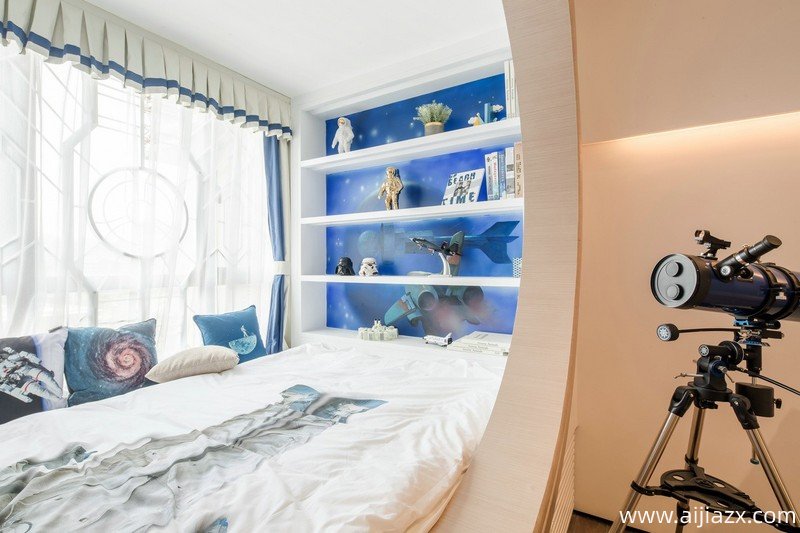 家居墻面刷漆施工時(shí)有什么方法和技巧嗎？